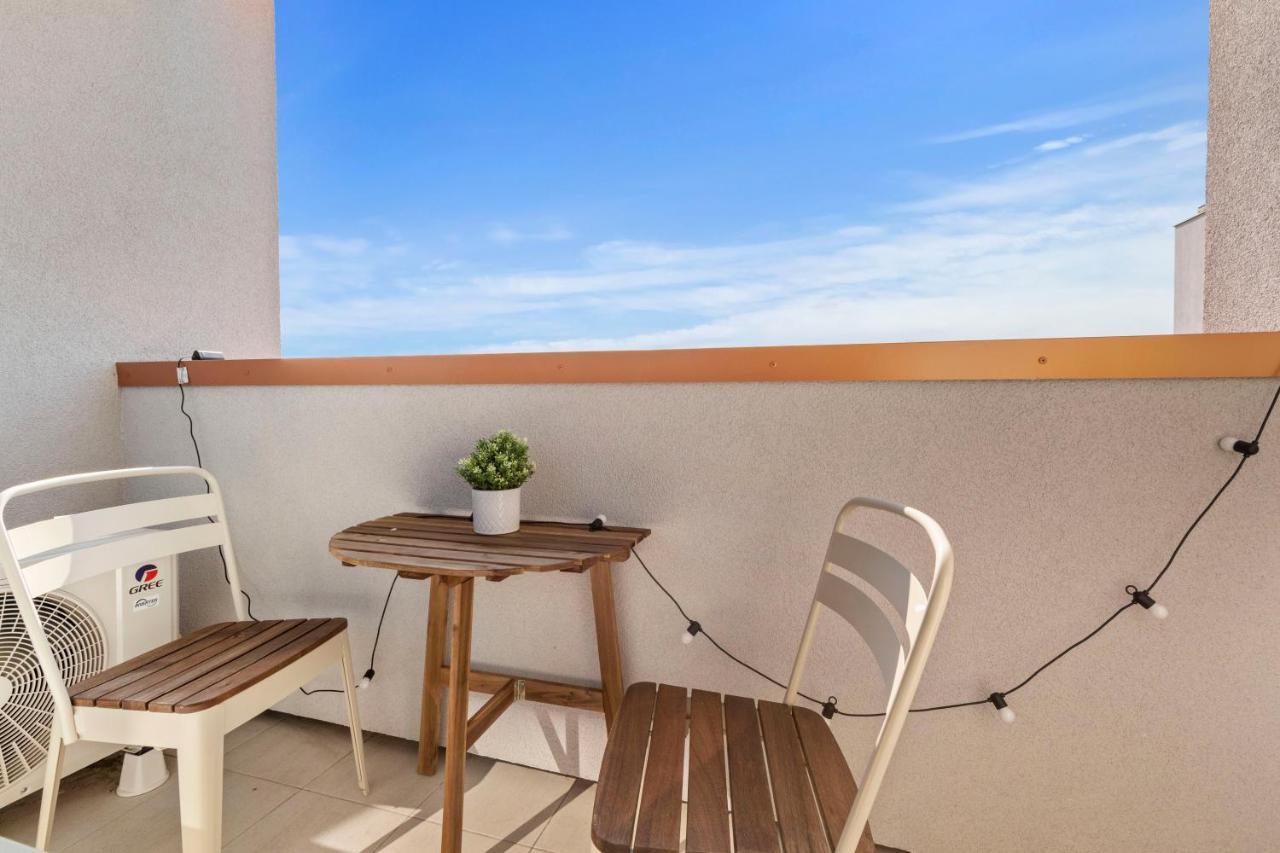 Lam Rose - Ac - Terrace Apartment Bratislava Exterior photo