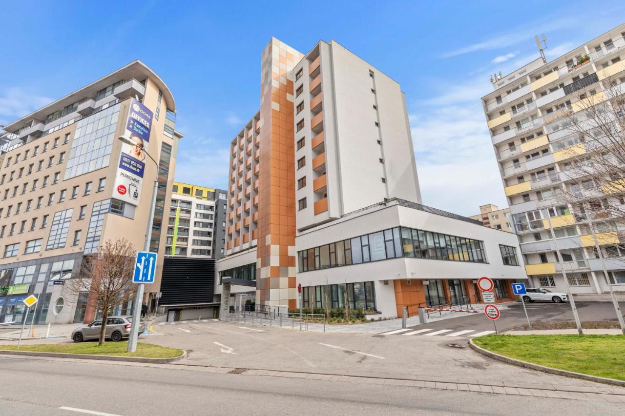 Lam Rose - Ac - Terrace Apartment Bratislava Exterior photo